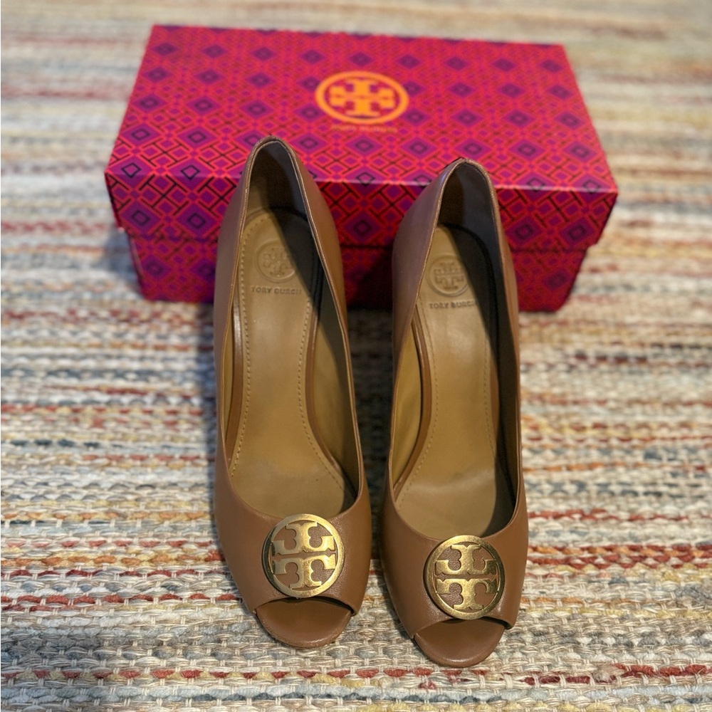 Size 9 ~ Tory Burch peep toe wedge ~ royal tan